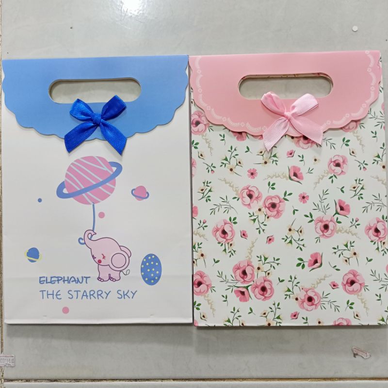 

PAPERBAG PITA (19x27x9cm)
