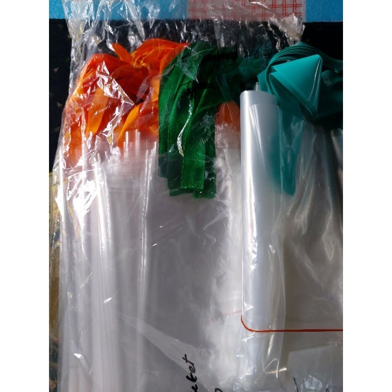 

Plastik Buket ukuran 35x50/40x 60/45×65 (Satuan)