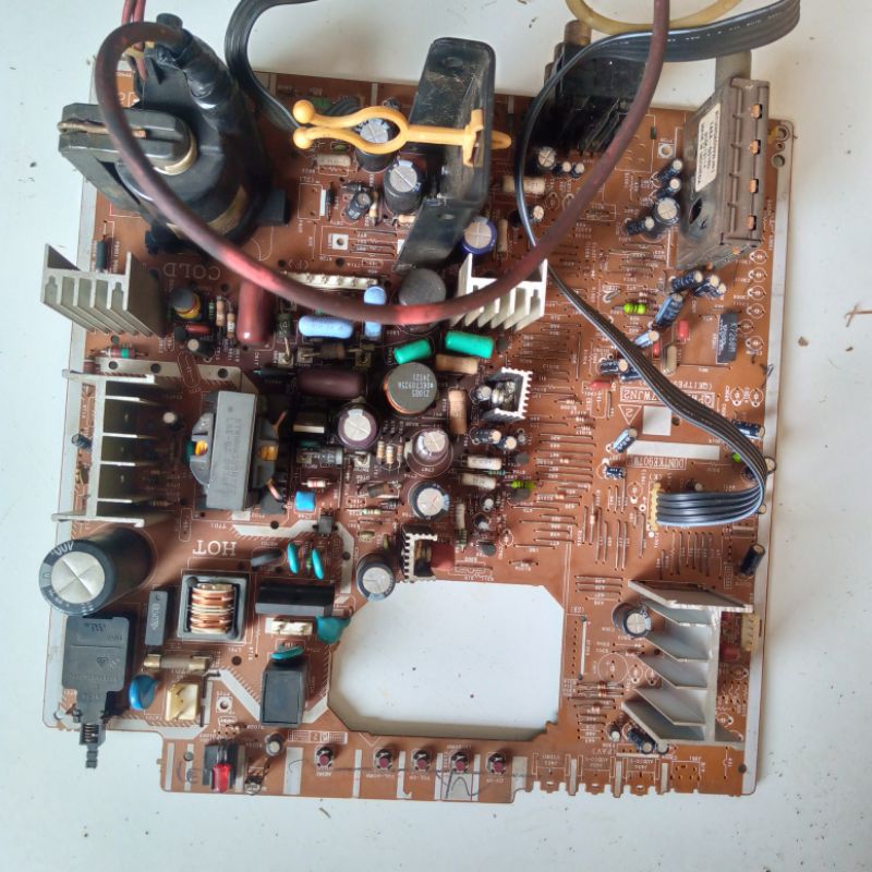 MESIN TV SHARP SLIM.TABUNG 21"ew/kesen.bisa atur lebar gambar di remot