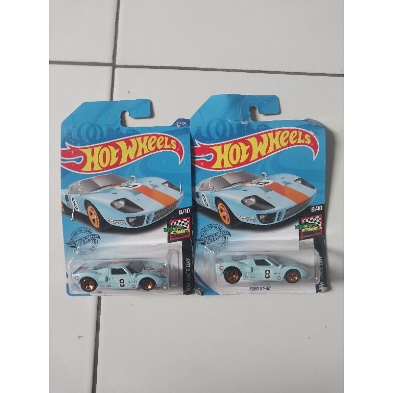 Paket HotWheels FordGT-40 isi 2 pcs