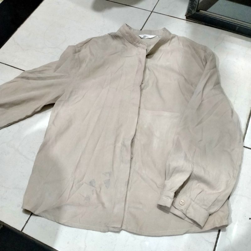 Kemeja cream wanita lengan panjang
