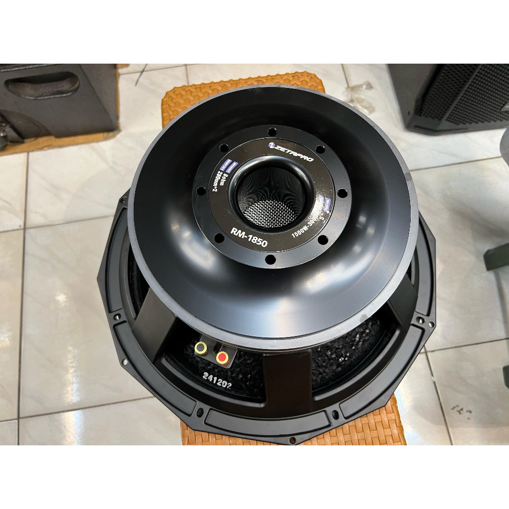 Komponen Speaker 18 Inch ZETAPRO RM1850