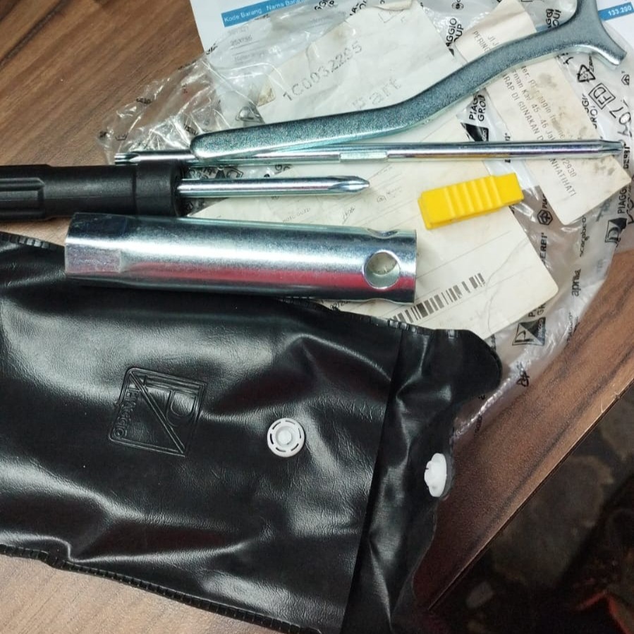 Toolskit Toolkit Tools Tool Kit Vespa GTS 150 3V Original