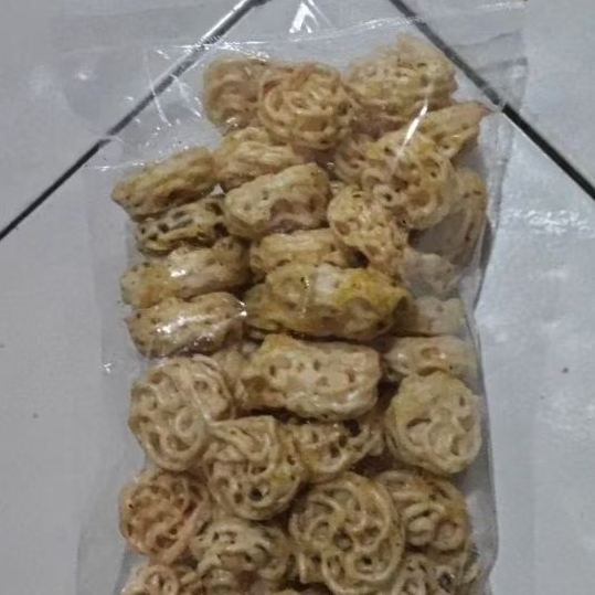 

keripik seblak Rafael original serba 7000