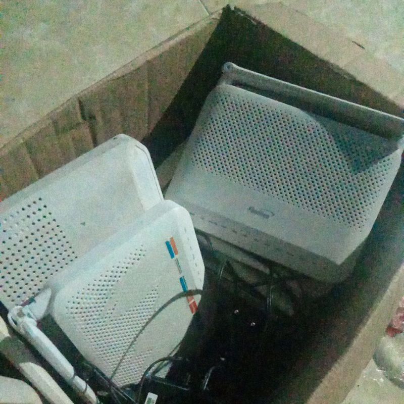 ROUTER WIFI FIBERHOME dual band port biru