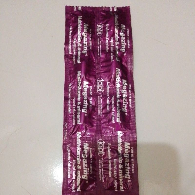 Multi Vitamin Megazing//strip