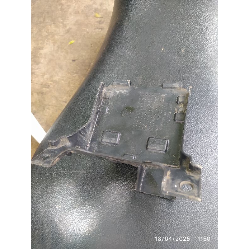 kondom / tutup accu / aki cb150r old k15 2014