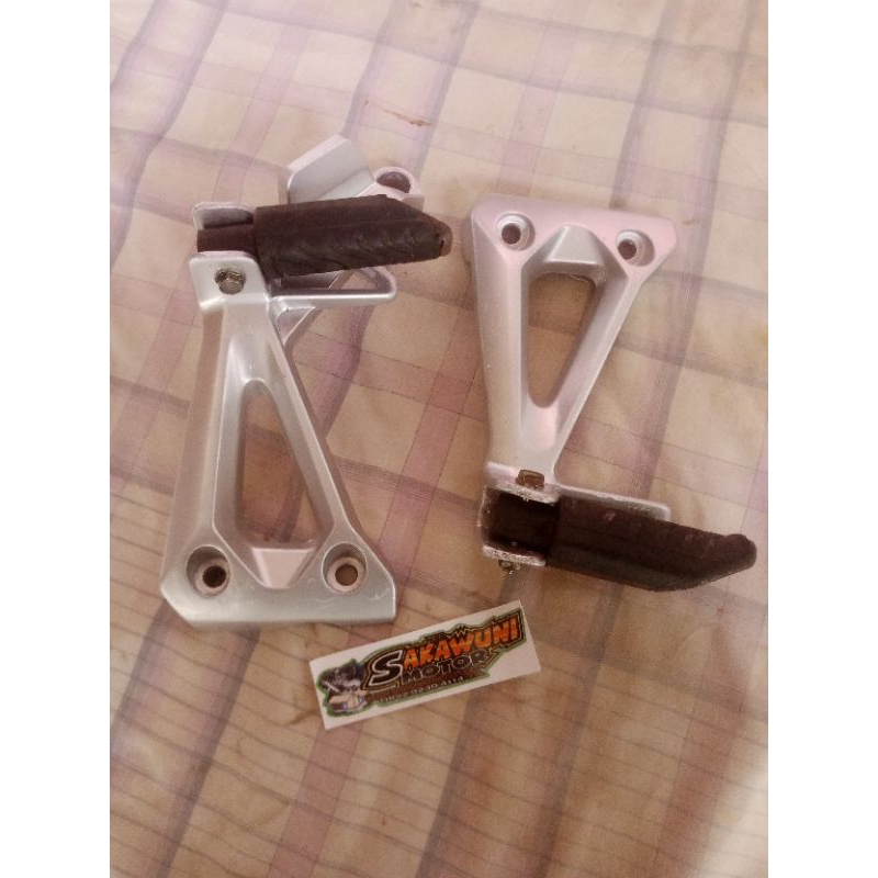 step bustep postep belakang kanan dan kiri honda revo absolute pnp blade lama original copotan