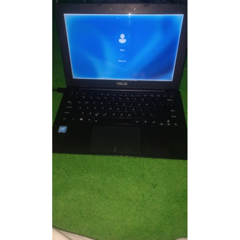 mobo asus e202