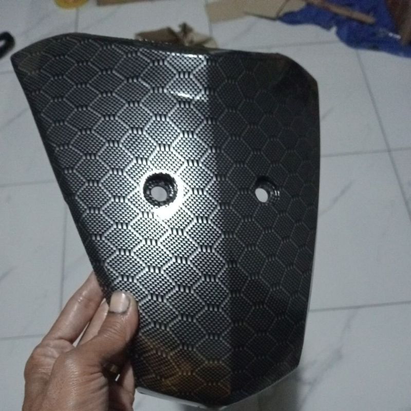 PANEL/ DASI DEPAN SUPRA X 125 BATMAN KARBON WTP/ CARBON CELUP MOTIF FORGED,KEVLAR,HEXAGONAL,FORGED M