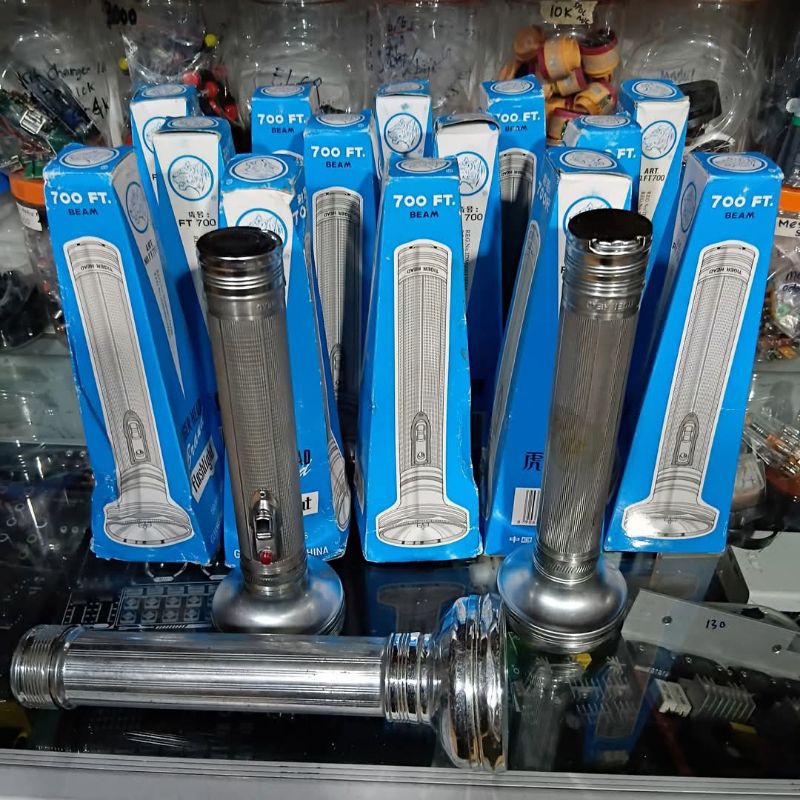 Lampu Senter Jadul TIGER HEAD, NOS(new old stock)