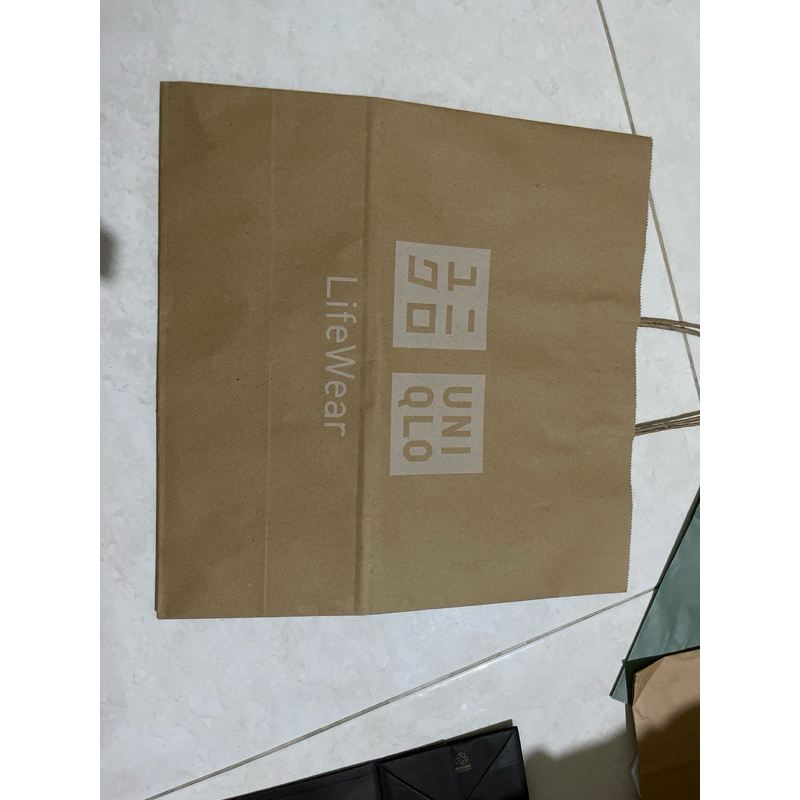 

paper bag uniclo L