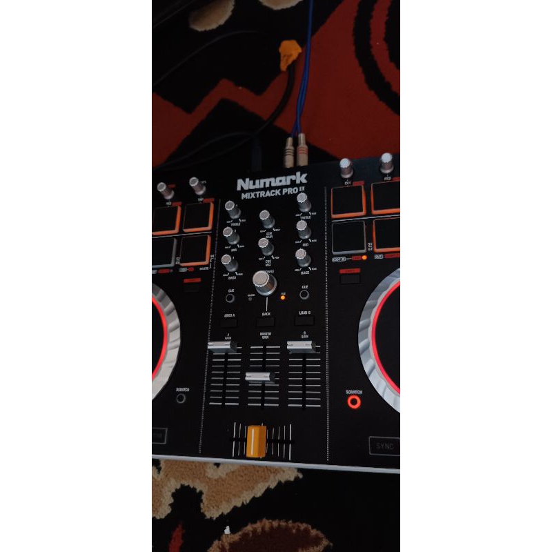 NUMARK MIXTRACKPRO 2