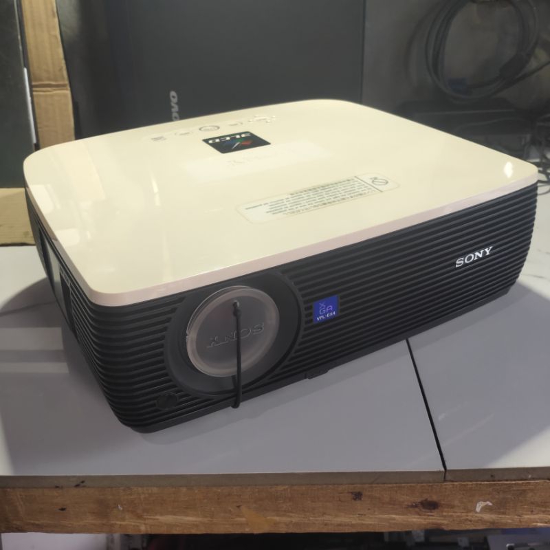 Proyektor merk sony model vpl-ex4 series minus non mulus