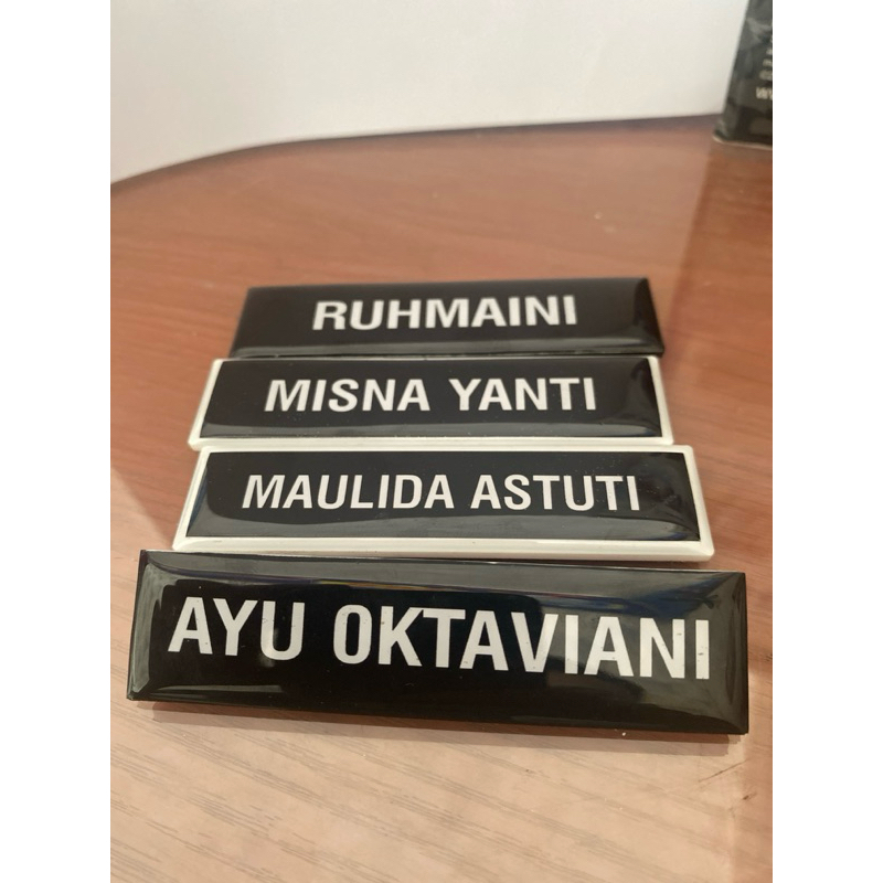 

PAPAN NAMA - PIN KORPRI - RESIN PENITI/ NAME TAG/ AKSESORIS/ PIN BROS