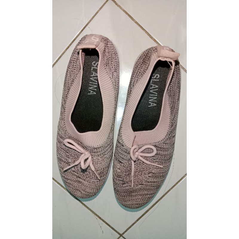 Sepatu Slavina