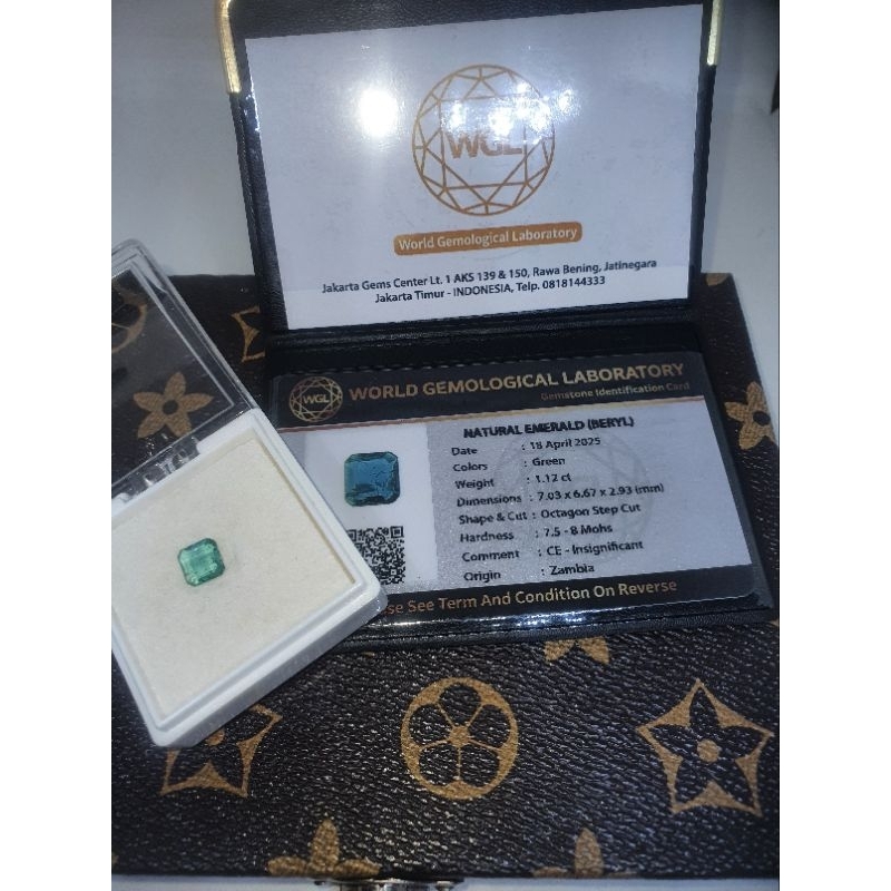 NATURAL EMERALD BERYL / ZAMRUD INSIGNIFICANT CLEAN LUSTER JOS