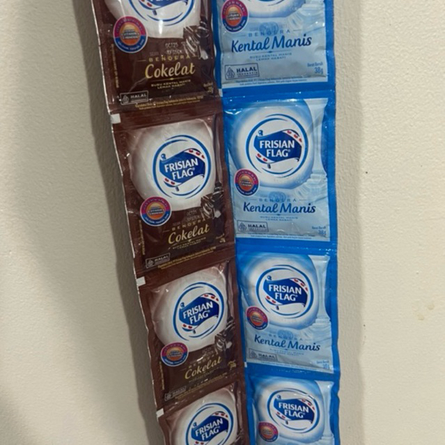 

FRISIAN FLAG susu kental manis SKM Vanilla Coklat saset 38gr