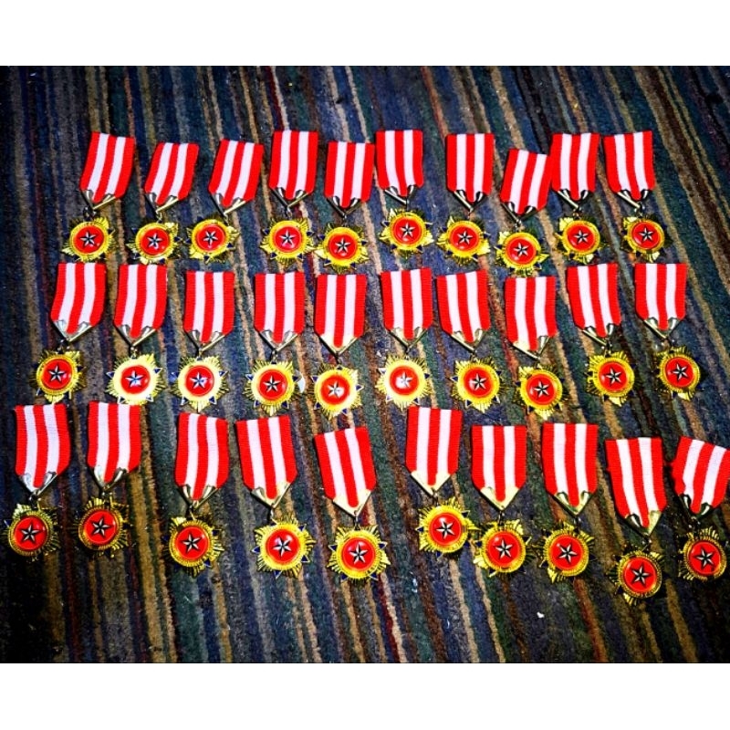 Pin/Tiska pramuka Logam tebal Hologram premium custom logo sendiri sesuai dengan keinginan sendiri