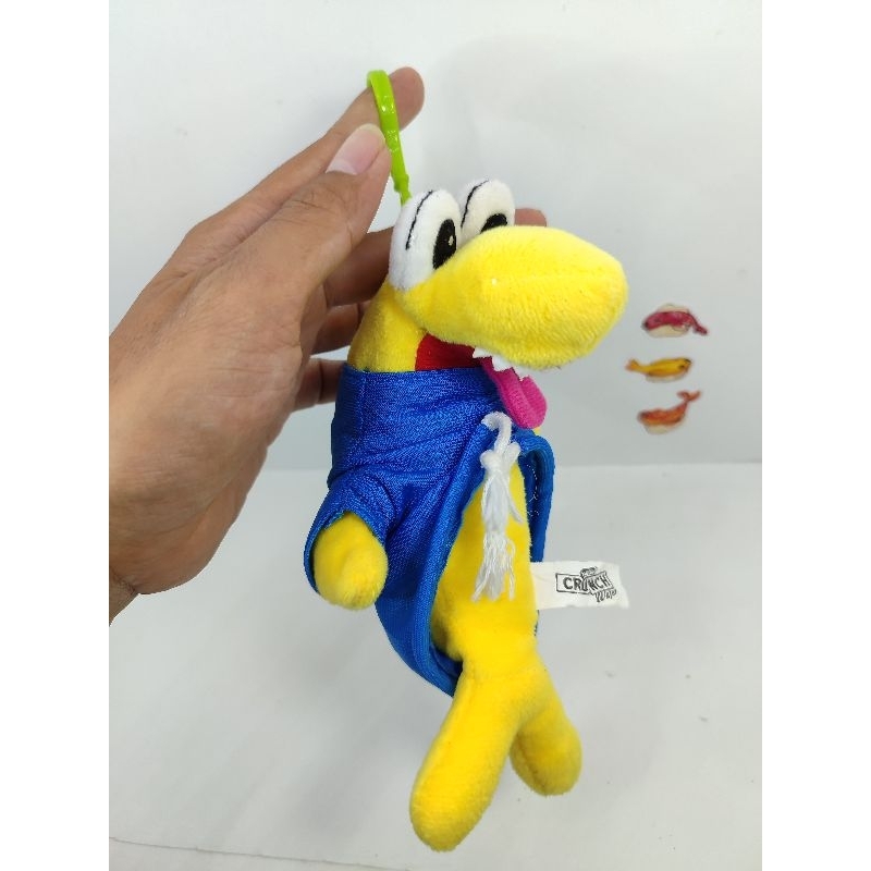 boneka nestle crunch wafer keychain