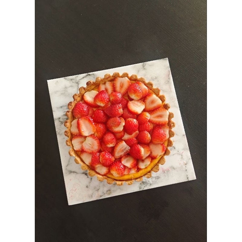 

Tart Susu Pontianak Topping Stroberi