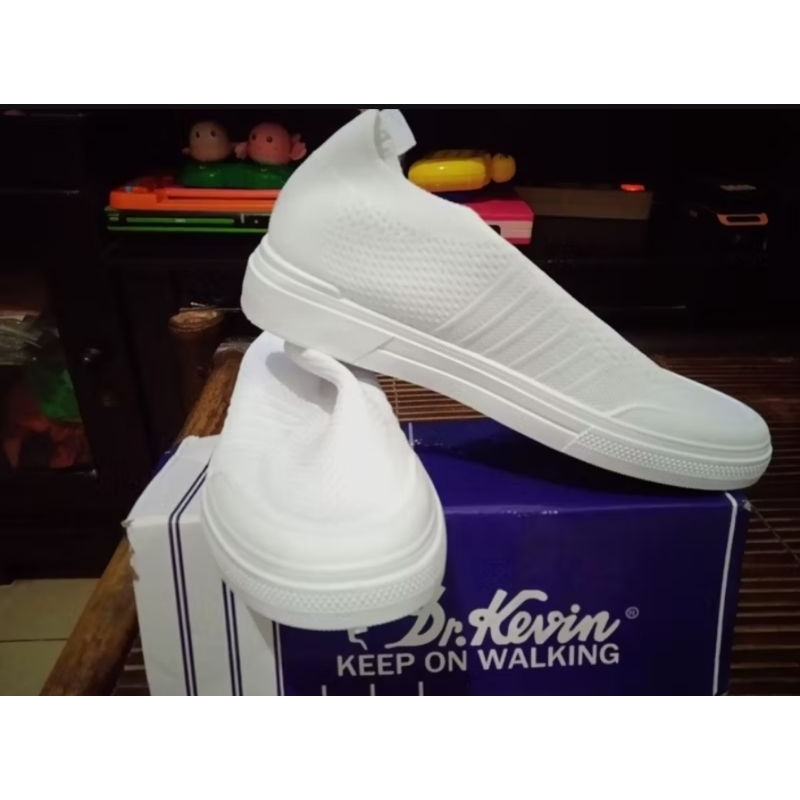 Original Spesial Putih No.42  Dr. Kevin Sepatu Sport Pria Kets Sneakers Kasual Olahraga