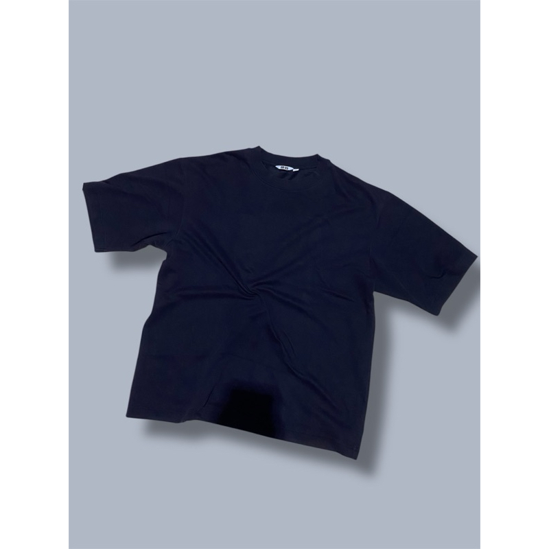 tshirt uniqlo airism hitam