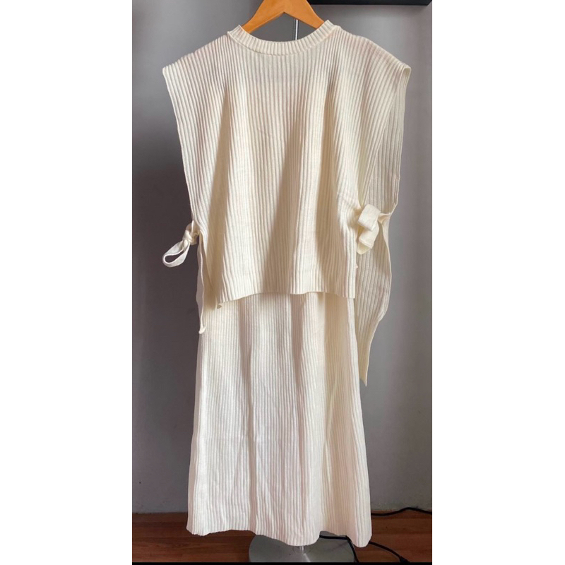 preloved oneset rajut putih preloved vest rajut putih