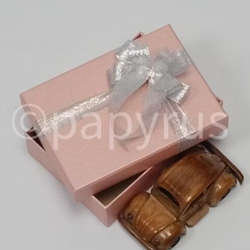 

PAPYRUS 12,5x17,5 Tinggi 5cm Kotak Kado Gift Box Hadiah V3