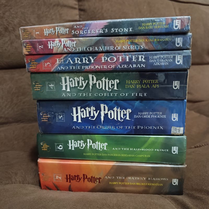 Buku original Harry Potter set jilid 1-7 versi bahasa Indonesia