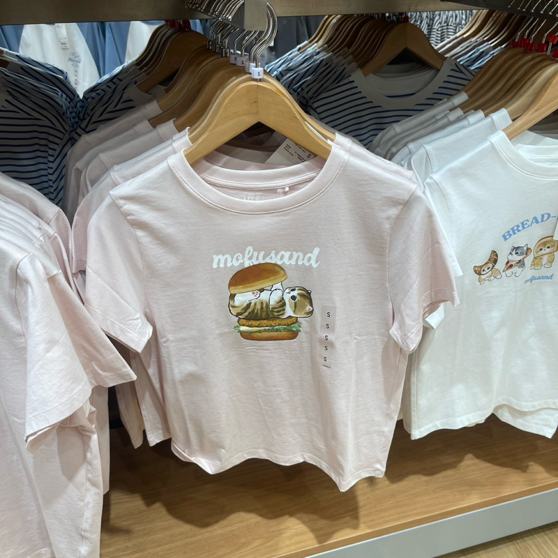 Tshirt Uniqlo Woman MOFUSAND jastip jasa titip