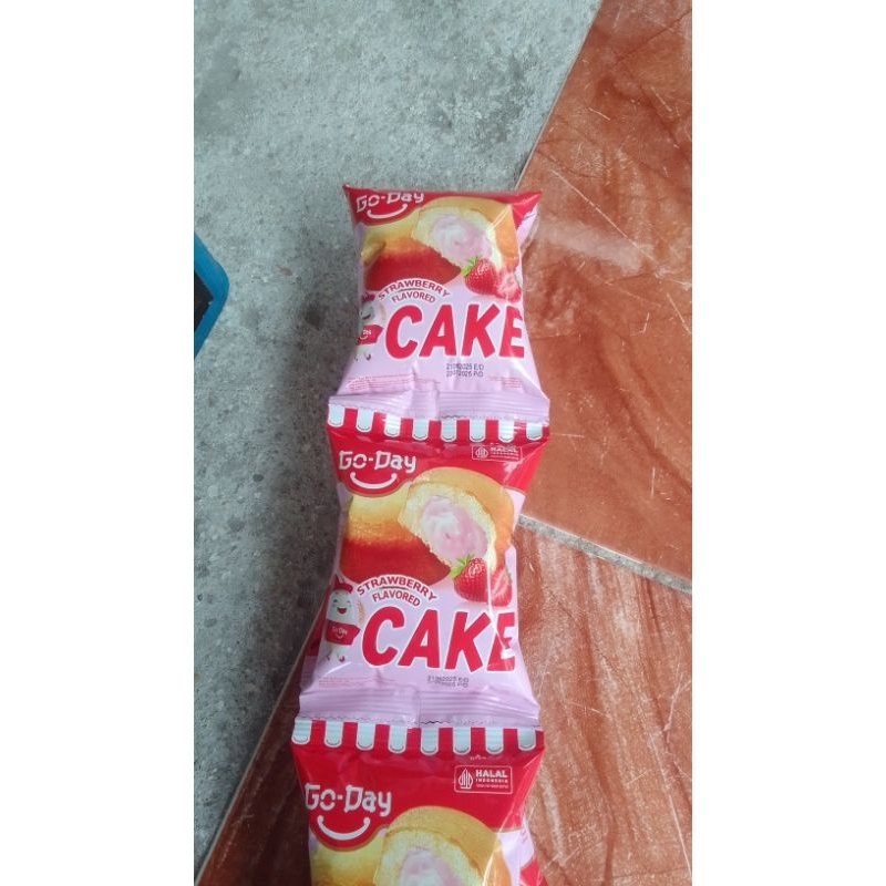 

go-day strawberry cake