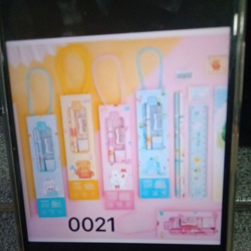 

alat tulis set 0021