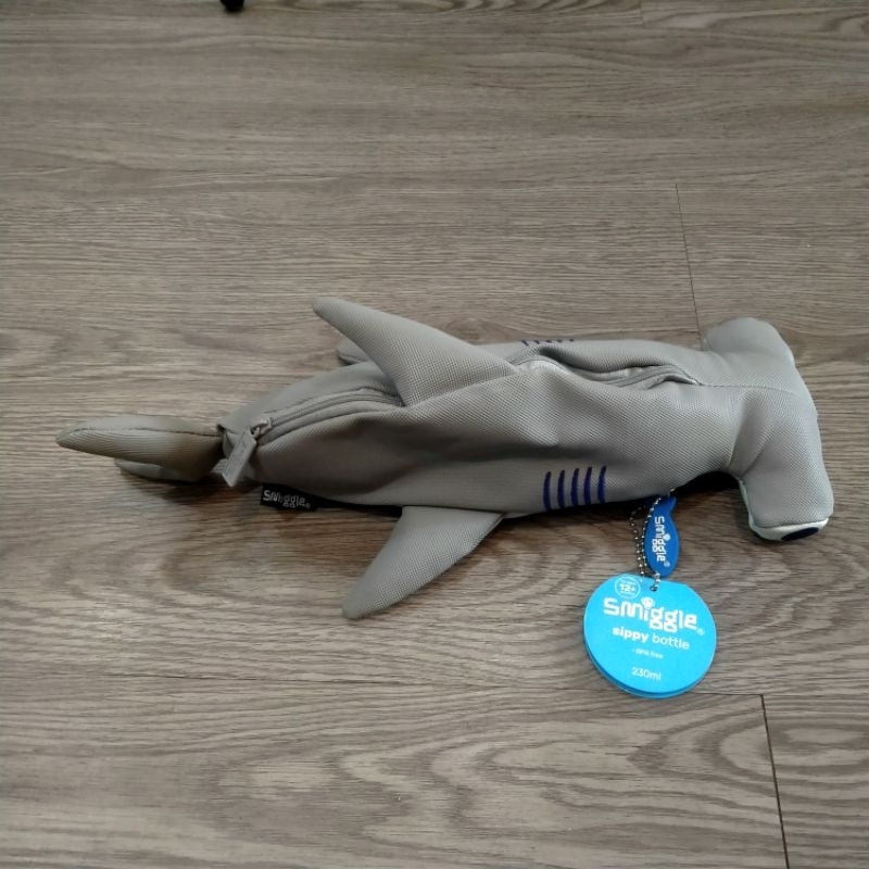 

Tempat Pensil Smiggle Shark