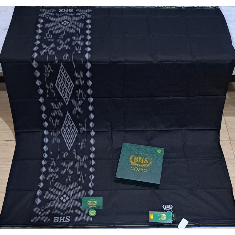 Sarung BHS cosmo gold hitam polos tumpal