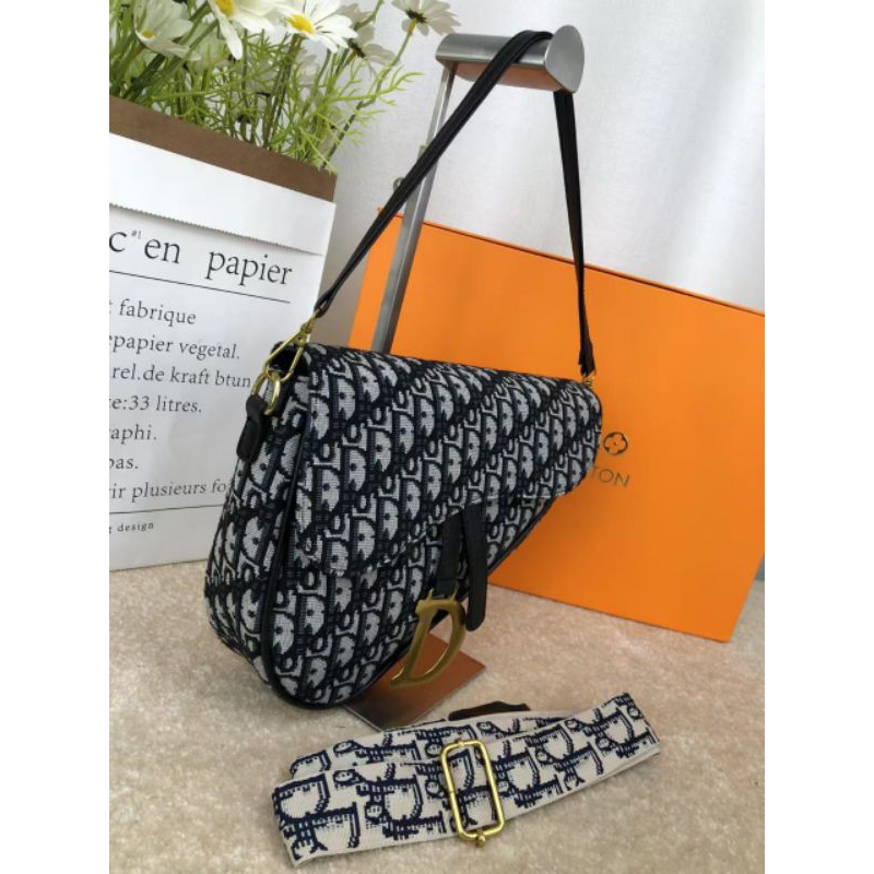 Tas 2801 tas selempang wanita import,tas Dior +box+sertifikat lengkap