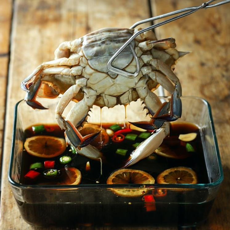

ASLI KOREA Ganjang Gejang / Kepiting Korea Marinasi Kecap Asin Gurih / Soy Marinated Raw Blue Crabs