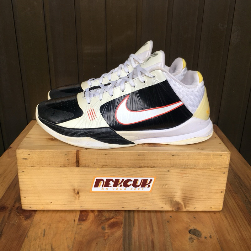 N|KE KOBE 5 PROTRO BRUCE LEE ALTERNATE (size 43)
