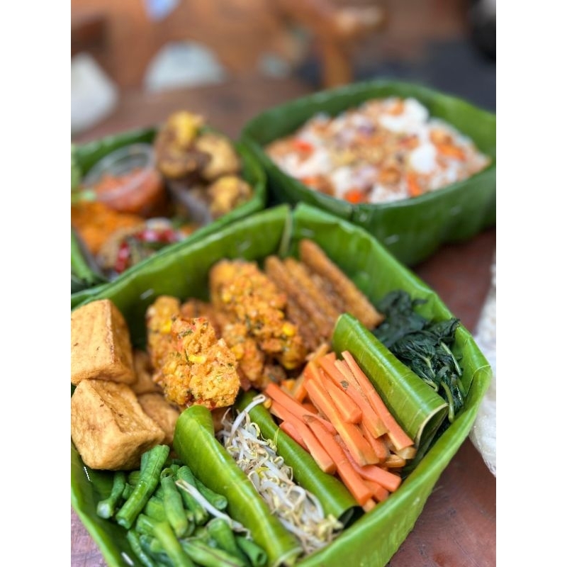 

Paket Besek Nasi Liwet komplit