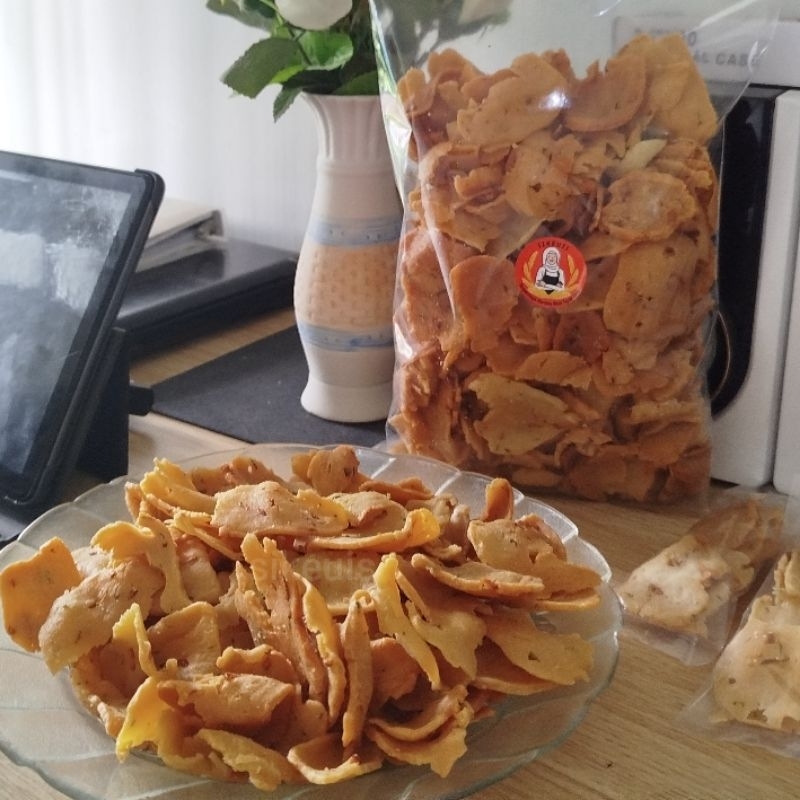 

KUE BAWANG | KERIPIK SALEDRI | KERUPUK BAWANG IRIS | RENYAH & GURIH | SIKEUIS KHAS CIANJUR