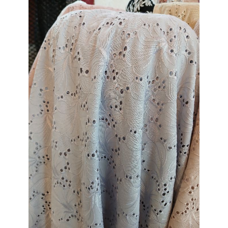 Kain/Bahan katun bordir warna merah maroon//Bahan katun bordir premium//Kain katun bordir meteran