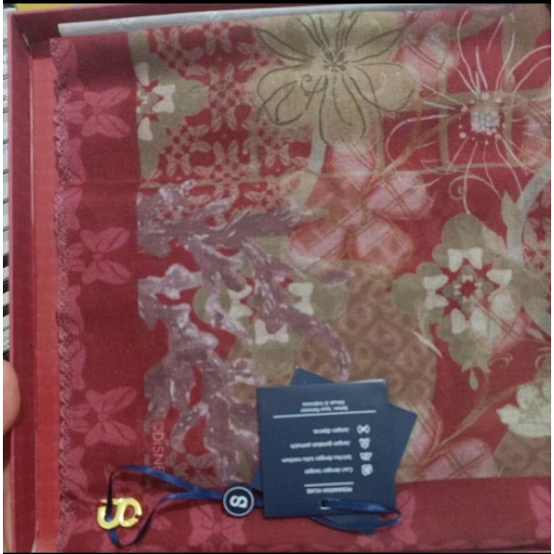 Buttonscarves tdp scarlet limitted edition preloved