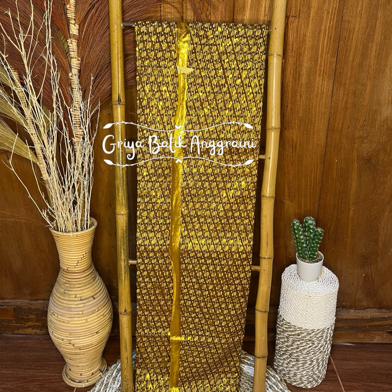 Kain Jarik Prada Tulis Motif LERENG NENG