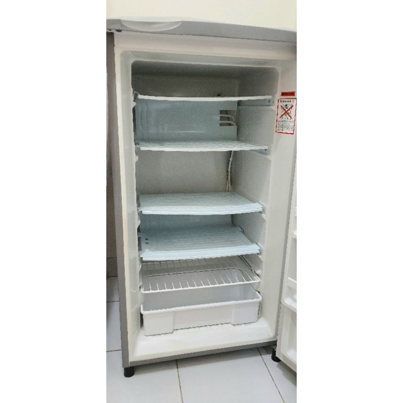 PRELOVED / SECOND KULKAS ASI FREEZER ASI 1 PINTU MERK AQUA