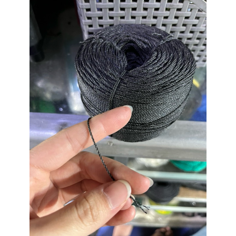 

Tali tambang HITAM serbaguna 1mm, 1,5mm, 2mm, 2,5mm harga per Roll