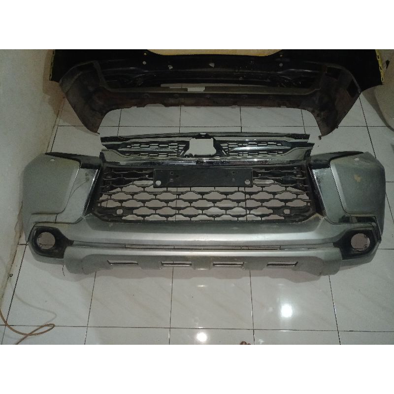 bemper depan komplit Mitsubishi Pajero sport 2017 2018
