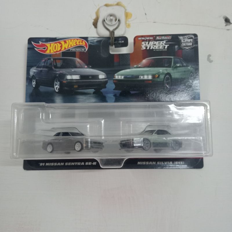 Hot wheels twin pack nissan
