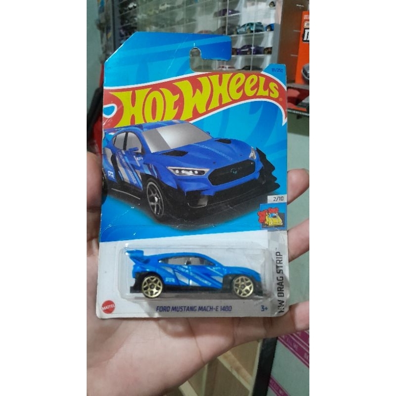 FORD MUSTANG MACH-E 1400
