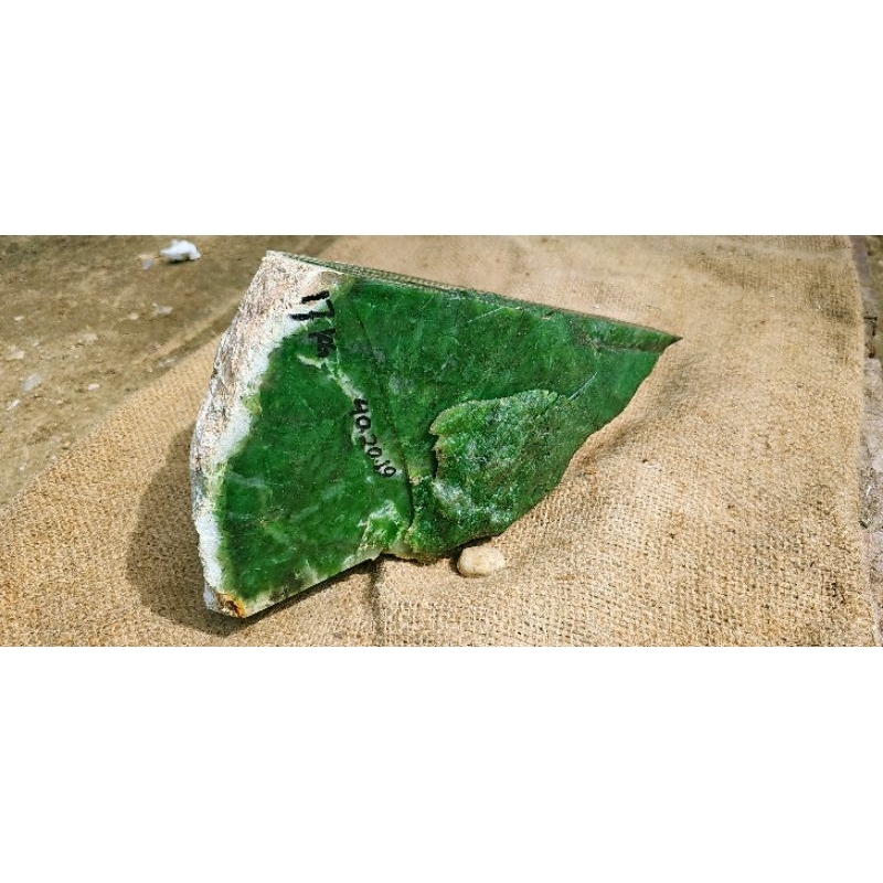 BATU GIOK HIJAU NEPHRITE JADE ACEH SUPER KD196