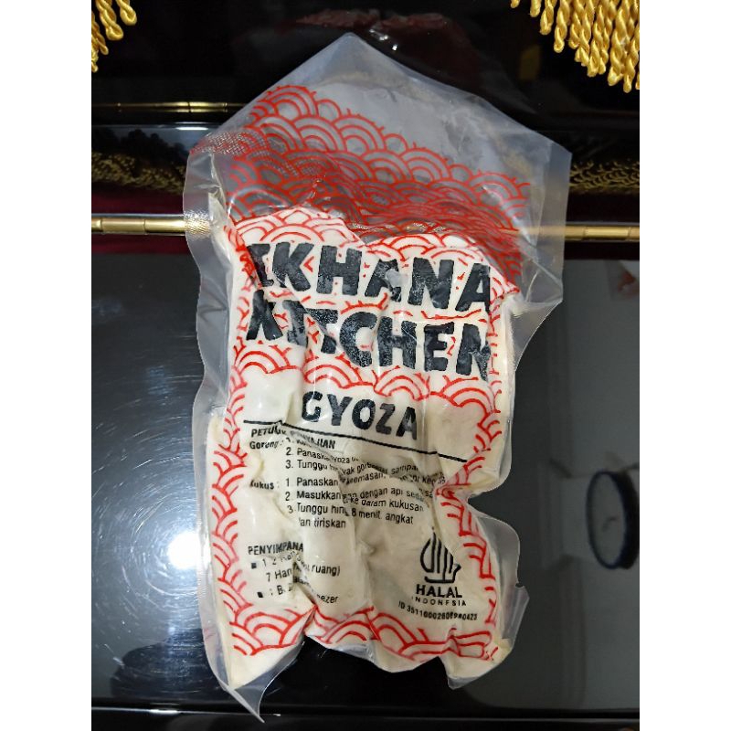 

gyoza chili oil homemade isi 10. -+220g. patut di coba lohhh